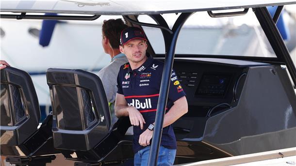 Verstappen ohne Tochter Lily beim Formel-1-Rennen in Monaco Max Verstappen kam per Boot im Fahrerlager von Monaco an.