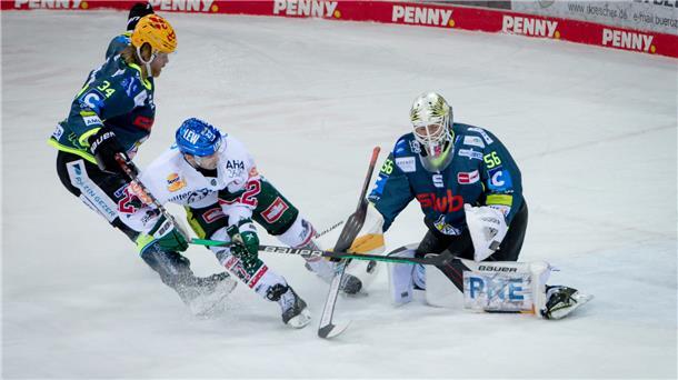 Maximilian Franzreb im Tor der Fischtown Pinguins vereitelte einige Augsburger Chancen.
