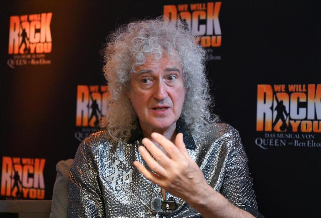 May ist 78 Jahre alt und kam bei der Musicalpremiere von „We Will Rock You“ überraschend auf die Bühne.