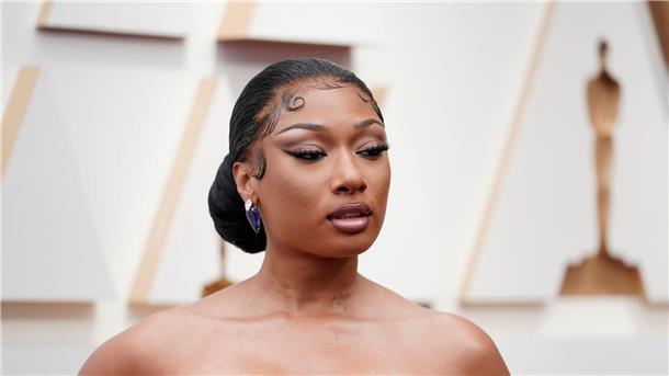 Megan Thee Stallion wurden Schusswunden an den Füßen zugefügt.