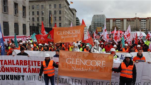 Demonstration mit vielen Teilnehmern
