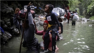 Mehr als 520.000 Menschen nutzten im vergangenen Jahr trotz aller Gefahren die Migrationsroute. (Archivbild)