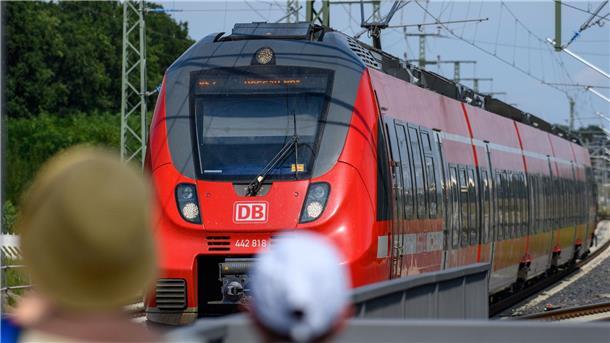 Kreise: Bahn verstärkt Netze und Sicherheitskontrollen Mehr Sicherheitskontrollen sollen bei der Bahn Sabotageakten entgegenwirken.