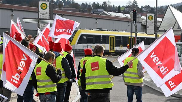Tarifeinigung für rund 5000 ÖPNV-Beschäftigte Mehrere Bundesländer betroffen: Die Gewerkschaft Verdi hatte Warnstreiks bei verschiedenen Verkehrsbetrieben organisiert.