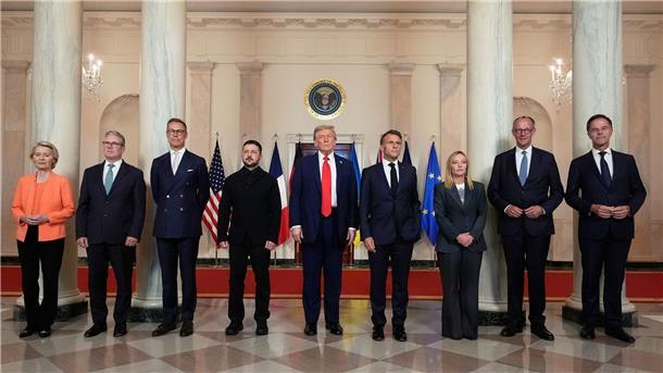 Gipfel im Weißen Haus ist uneins über Waffenruhe für Ukraine Mehrere Staats- und Regierungschefs reisten mit Selenskyj nach Washington.