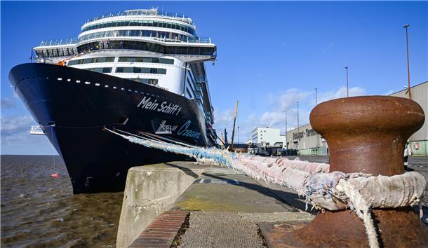 Mein Schiff 1 am Columbus Cruise Center.