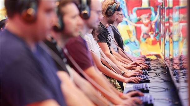 Messebesucher der Computer- und Videospielemesse „Gamescom“ im August 2022 in Köln.