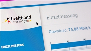 Messungen zufolge gibt es weiterhin Defizite beim Internet zu Hause.