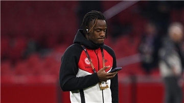 Nach Unfall: Frankfurt-Profi trauert um seine tote Katze Michy Batshuayi trauert um seine tote Katze. (Archivbild)