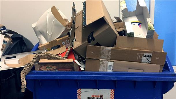 Weihnachten für die Tonne? Die Verpackungsflut der Feiertage Millionen Tonnen Verpackungsmüll kommen jedes Jahr in deutschen Haushalten zusammen. Um die Feiertage herum ist es besonders viel.