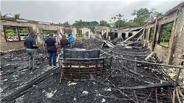 Mindestens 20 Menschen sterben beim Brand in einem Schlafsaal an einer Schule im südamerikanischen Guyana.