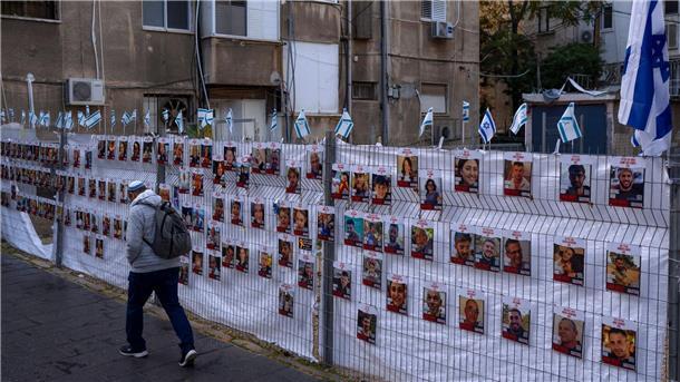 Berichte: Geisel-Freilassung nach Israel nicht vor Freitag Mindestens 50 Frauen und Kinder, die in den Gazastreifen entführt worden waren, sollen freigelassen werden.