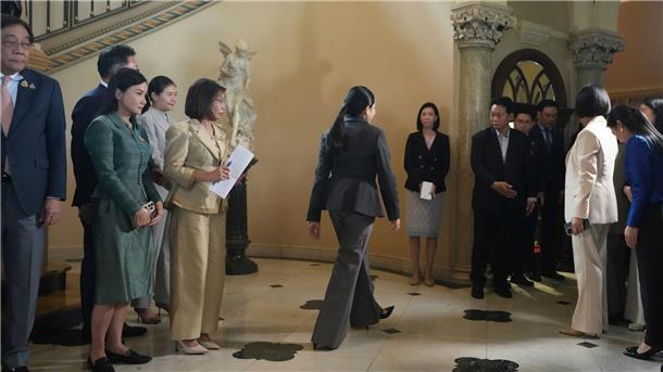 Ministerpräsidentin Paetongtarn Shinawatra muss nach einem Jahr schon wieder gehen.