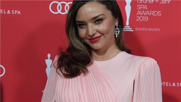 Model Miranda Kerr erwartet das vierte Kind Miranda Kerr mit rundem Babybauch bei Kind Nummer drei.