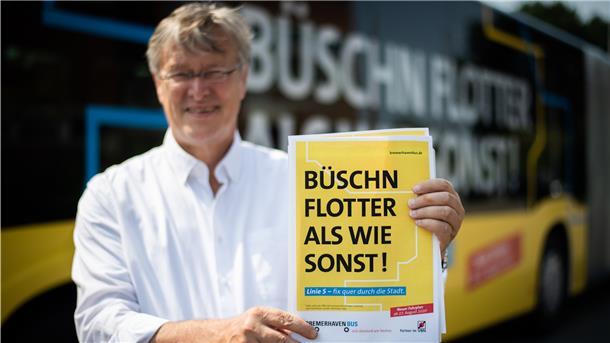 Mit auffallenden Sprüchen „frei nach Bremerhavener Kodderschnauze“ wirbt Bremerhaven-Bus für die neue Taktung, erklärt Geschäftsführer Robert Haase.