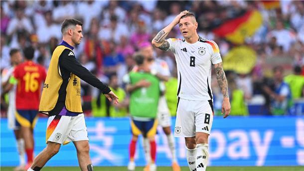 So performten die DFB-Spieler gegen Spanien Mit dem Aus der DFB-Auswahl endete zugleich die Karriere von Toni Kroos.