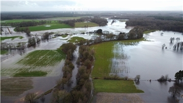 Der Fluss Hunte ist über die Ufer getreten