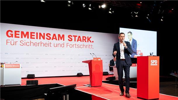 Mit dem Motto „Gemeinsam stark“ startet Olaf Lies als SPD-Landesvorsitzender in Niedersachsen.