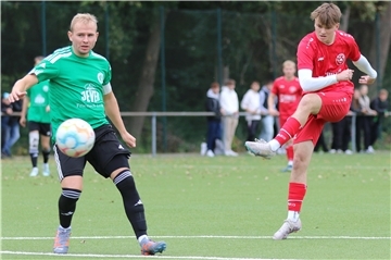 1. FC Nordenham mit Jannes Mahn gegen FSV Jever in der Fußball-Kreisliga
