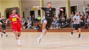 Henrik Tolck spielt Handball beim Elsflether TB