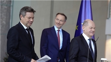 Mit der Einigung, um die Olaf Scholz (SPD) sowie Bundesfinanzminister Christian Lindner (FDP) und Wirtschaftsminister Robert Habeck (Grüne) tagelang gerungen hatten, gibt es fast vier Wochen nach dem Urteil des Bundesverfassungsgerichts eine Lösung der Haushaltskrise.