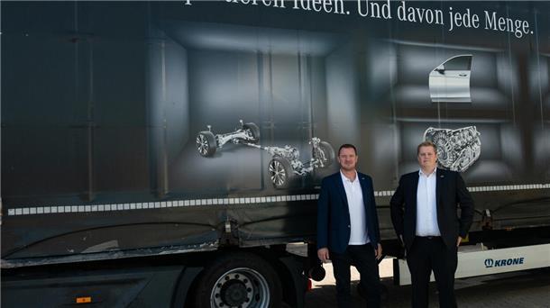 Mit der neu gegründeten L.I.T. Automotive Solutions GmbH soll Kunden der Automobilbranche passgenauere Lösungen angeboten werden. Geschäftsführer Claas Durach (rechts) und Kai Wullbrandt aus der Geschäftsleitung der L.I.T. Speditions GmbH konnten das erste Projekt nach kurzer Zeit erfolgreich abschließen.