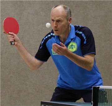 Dirk Freels spielt Tischtennis beim AT Rodenkirchen