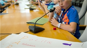 Mit einem auf zunächst drei Jahre angelegten Aktionsplan will die Stadt Zeven die Teilhabe von Kindern und Jugendlichen stärken und sie an demokratische Entscheidungsprozesse heranführen