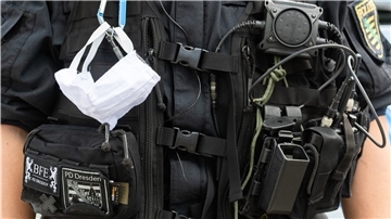 Polizist mit Ausrüstung