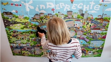 Mit großer Mehrheit hat die Bürgerschaft die Kinderrechte in der Landesverfassung gestärkt. Bei staatlichem Handeln, das Kinder betrifft, müssen sie nun beteiligt werden.