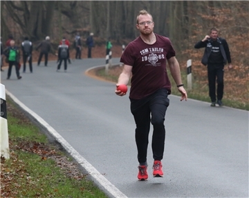 KBV Schweewarden in der Boßel-Landesliga mit Dennis Lampe