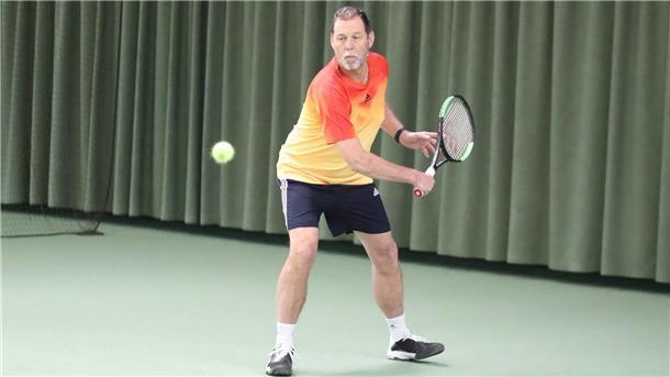 Holger Kreip spielt Tennis für den TK Nordenham