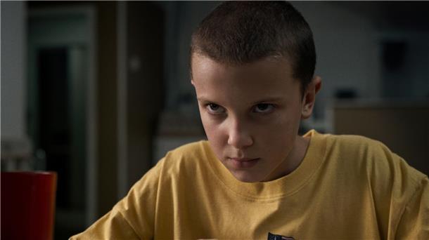 Millie Bobby Brown spielt erneut „Enola Holmes“ Mit kurz geschorenen Haaren gelang der Schauspielerin Millie Bobby Brown 2016 in der Serie „Stranger Things“ der Durchbruch.