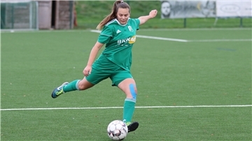 Laura Beerhorst vom TSV Abbehausen in der Frauenfußball-Bezirksliga
