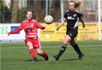 SV Brake gegen DJV-SV Bunnen Frauenfußball-Landesliga