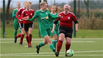 TSV Abbehausen gegen SG TiMoNo II in der Frauenfußball-Bezirksliga mit Marlene Neumann