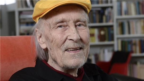 Finnischer Designer Yrjö Kukkapuro gestorben Mit seinem Karuselli-Sessel gelang ihm der internationale Durchbruch.