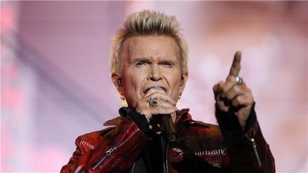 Träume, Exzesse und Enttäuschungen: Billy Idol blickt zurück Mit seinem neuen Album „Dream Into It“ kommt Billy Idol im Sommer für vier Konzerte nach Deutschland. (Archivbild)