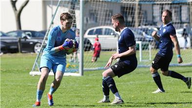 SG Schwei/Seefeld/Rönnelmoor der SG Burhave/Stollhamm in der 1. Fußball-Kreisklasse