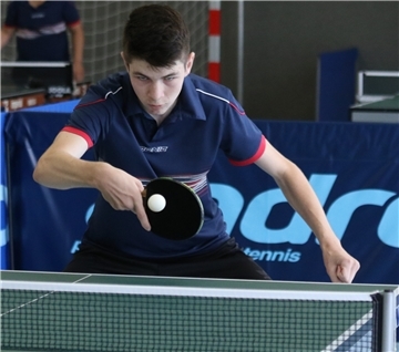 Walter Schwab spielt Tischtennis beim Elsflether TB
