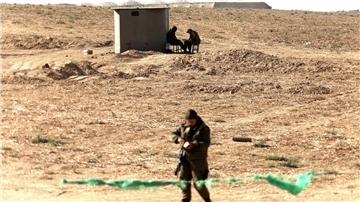 Mitglieder des Artilleriekorps der Israelischen Verteidigungskräfte sind in der Nähe der Grenze zwischen Israel und Gaza im Einsatz. Eine von Ägypten vermittelte Waffenruhe im Gaza-Konflikt ist am Sonntagabend um 23.30 Uhr Ortszeit (22.30 Uhr MESZ) in Kraft getreten. Israel und die militante Palästinenserorganisation Islamischer Dschihad hatte die Vereinbarung zuvor separat verkündet.