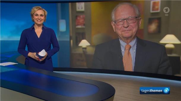 „Tagesthemen“-Moderatorin Caren Miosga zieht weiter Moderatorin Caren Miosga 2022 beim Interview mit Wolfgang Ischinger.