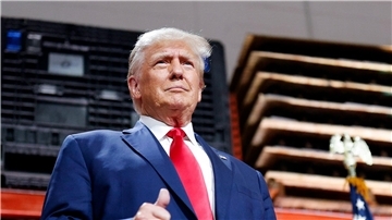 „Mögen sie in der Hölle verrotten. Nochmals: frohe Weihnachten!“: Donald Trump.
