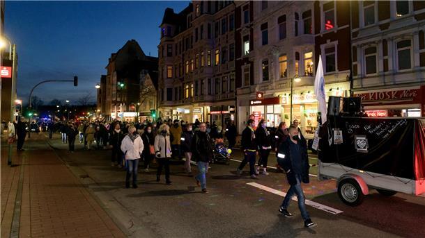 Montag ist eine Mahnwache vorm Verlagsgebäude an der Hafenstraße geplant. Für die Montagsspaziergänger ist die Hafenstraße ein bekanntes Terrain. 