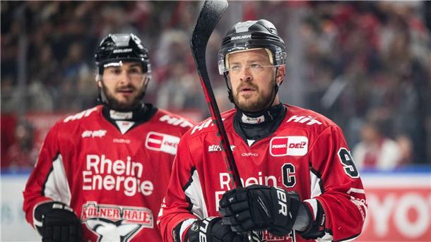 Moritz Müller (r) hat alle Höhen und Tiefen der Haie in den letzten 20 Jahren miterlebt.