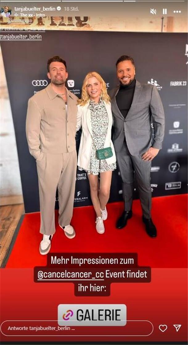 Musiker Jay Khan mit dem Moderations-Duo Tanja Bülter und Kena Amoa.