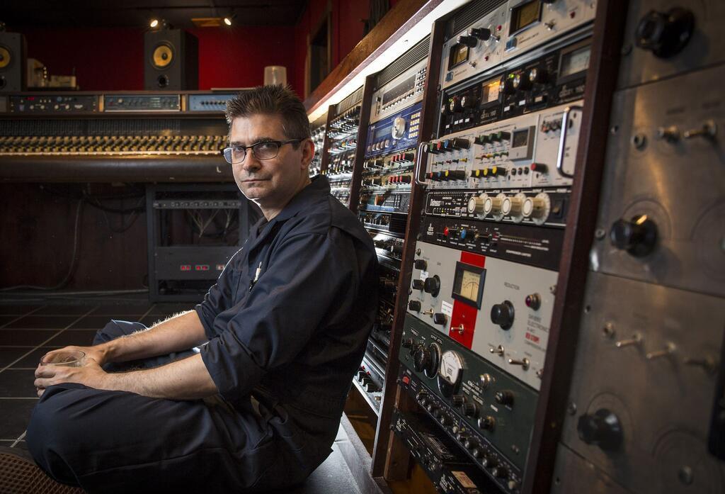 Musikproduzent Steve Albini in seinem Studio in Chicago im Jahr 2014. Die US-amerikanische Indierock-Ikone ist im Alter von 61 Jahren gestorben.
