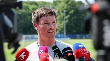 Muss noch einige Antworten vor dem Saisonstart finden: HSV-Cheftrainer Merlin Polzin.