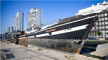 Na endlich: Bremerhaven und das Land haben sich bei den Kosten geeinigt. Das Abwracken der „Seuten Deern“ kann nun bald beginnen.