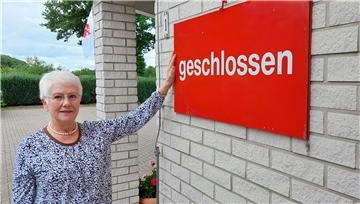 Nach 28 Jahren ist Schluss: Christa Baumann hat ihre Apotheke im alten Feld in Bad Bederkesa geschlossen.